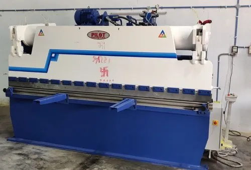 1-100-ton-semi-automatic-hydraulic-press-brake-machine-for-sheet-bending-2857.webp