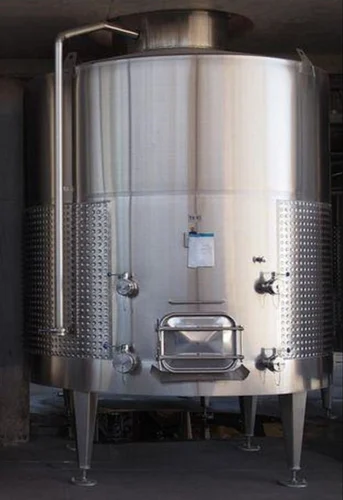 1-500l-stainless-steel-wine-tanks-fabrication-7936.webp