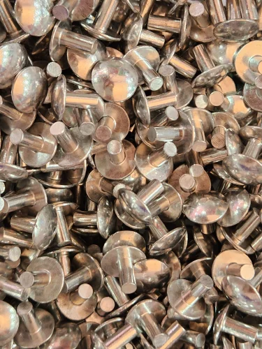 1-aluminium-rivet-for-utensil-10063.webp