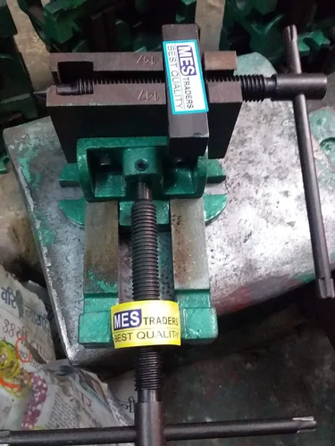 Cast Iron Armature Bearing Puller Vice