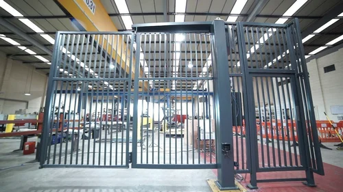 1-collapsible-gate-fabrication-services-7209.webp