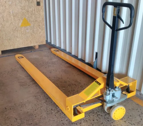 1-customized-hand-pallet-truck-1403.webp