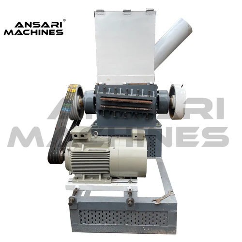 1-hdpe-pet-bottle-grinding-machine-blade-size-24-inch-capacity-400-kghr-2740.jpg