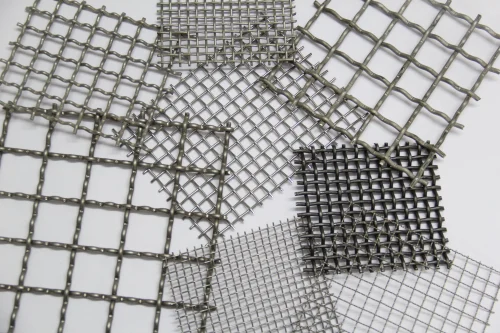 1-knitted-wire-mesh-fence-9279.webp